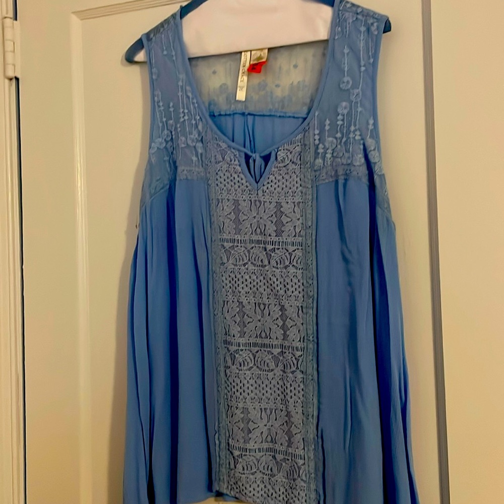 Blue lace tank top 2x